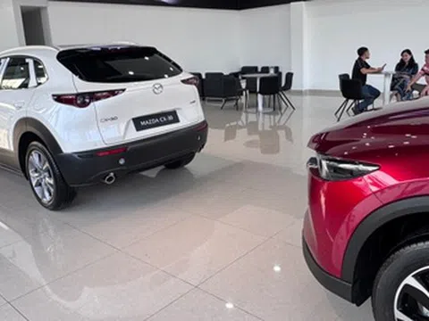Ô tô Việt bám đuổi xe Thái