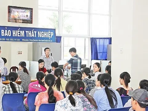 Nghỉ việc do sắp xếp bộ máy nhận bảo hiểm thất nghiệp thế nào?