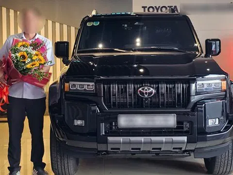 Xe sang Toyota bị đẩy giá chênh hàng trăm triệu đồng: Có sự 'bắt tay' giữa hãng xe và đại lý bán hàng?