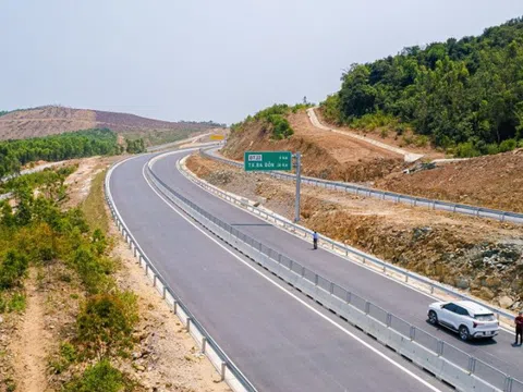 Diện mạo cao tốc Bắc - Nam qua Quảng Bình sau 2 năm thi công