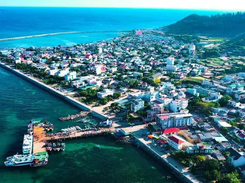 Huyện không có bất kỳ xã nào ở Việt Nam: Sở hữu 2 di sản, sắp 'cất cánh' lên đô thị biển tầm cỡ quốc gia