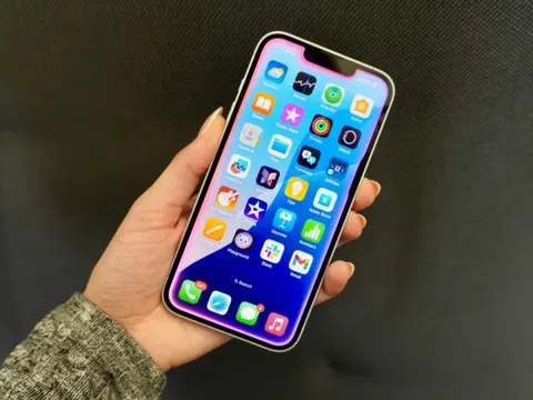 Chuyển từ iPhone 16 Pro sang dùng iPhone 16e trong vòng một tuần, tôi "vừa ấn tượng vừa ngạc nhiên"