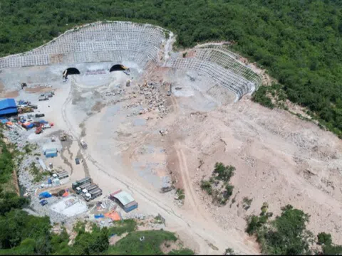 Hầm xuyên núi dài thứ 4 Việt Nam, dùng công nghệ tiên tiến nhất thế giới sẽ 'lên đời' bằng 1.199 tỷ đồng?