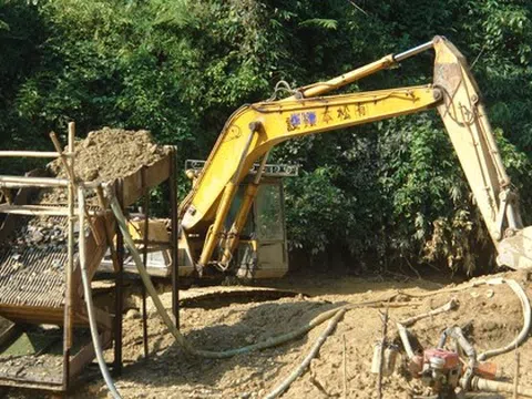 40 mỏ vàng với trữ lượng gần 30 tấn vừa được phát hiện ở những địa phương nào?