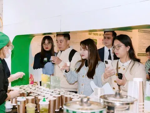 Một brand trà sữa Trung Quốc bất ngờ 'Việt hóa' menu, dự kiến mở 500 cửa hàng nhượng quyền đến năm 2028, liệu có đủ sức đấu nổi Phê La, La Boong?