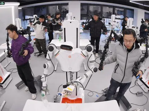 Đột nhập căn cứ “đắp da, đắp thịt” cho robot hình người Trung Quốc: Một thứ phải làm 600 lần/ngày