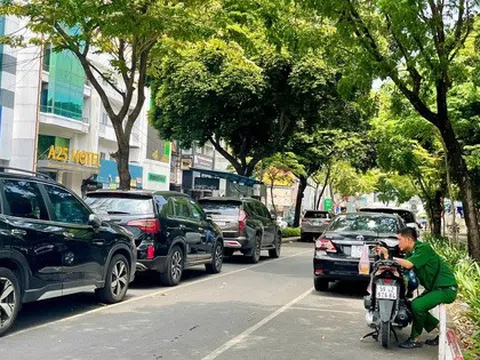Loay hoay thu phí đỗ ô tô ở TP HCM