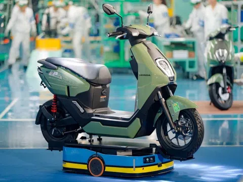 Xe điện mới của Honda vừa ra mắt: Pin, động cơ ra sao so với xe Yamaha, VinFast?
