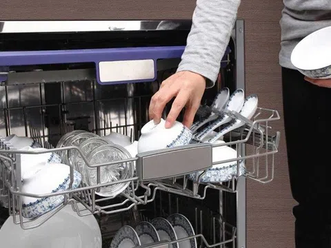 Máy rửa bát tốn nhiều điện nước hay không?