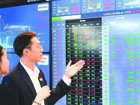 Gần 2.000 tỷ đồng đổ vào một cổ phiếu ngân hàng