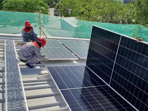 Việc áp thuế sốc của Mỹ với pin năng lượng mặt trời từ Việt Nam có hiệu lực khi nào?