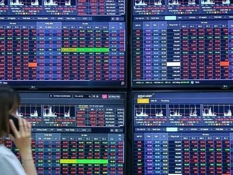 Cổ phiếu Sabeco giảm cận sàn, VN-Index “thoát hiểm” bất thành phút cuối