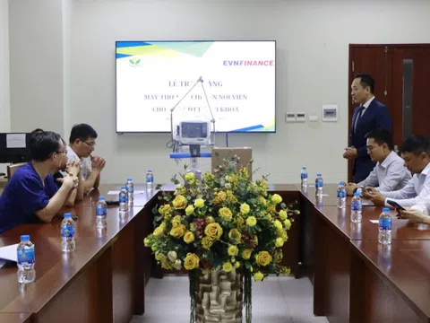 EVNFinance trao tặng máy thở di động hiện đại cho Bệnh viện Nhi Trung ương