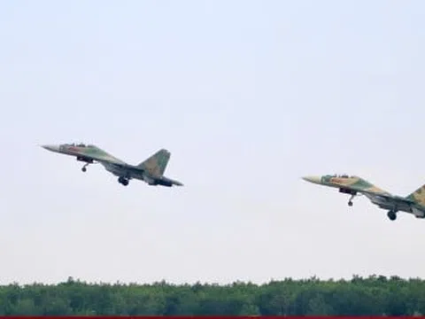Su-30MK2, Yak-130 rời sân bay Biên Hòa sau nhiệm vụ đặc biệt ngày 30/4