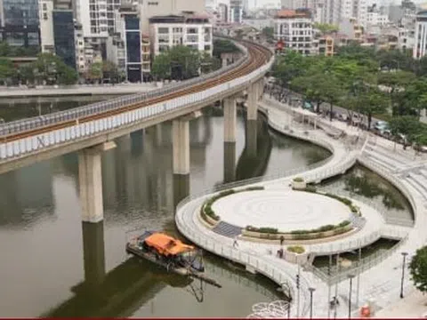 Sân khấu nổi 'độc nhất vô nhị' tại hồ Hoàng Cầu dần lộ diện