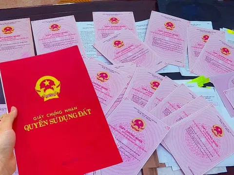 2 khoản tiền cao nhất bắt buộc phải nộp khi làm sổ đỏ năm 2025, người dân cần chú ý để chuẩn bị