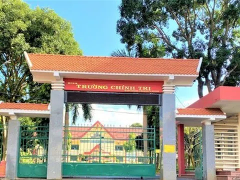 Kỷ luật cảnh cáo Kế toán trưởng Trường Chính trị tỉnh Đắk Lắk