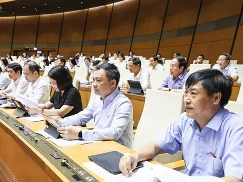 Xem xét, quyết định về ngày bầu cử, rút ngắn nhiệm kỳ Quốc hội