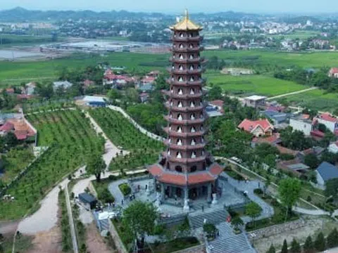 Chùa Phúc Sơn chuẩn bị 300.000 suất ăn mỗi ngày cho khách chiêm bái xá lợi Phật