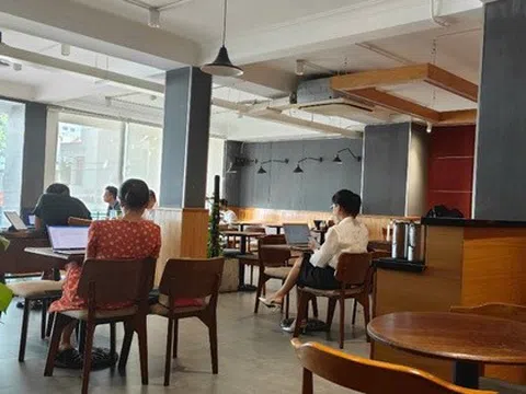 The Coffee House bịt ổ điện bị khách phản ứng, giới kinh doanh nói gì?