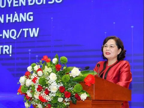 Thống đốc chia sẻ cách tự học về chuyển đổi số: 'Tôi thấy bất kỳ cuốn sách nào về chủ đề này là mua, dù tiếng Việt, tiếng Anh hay sách nói, không đọc thì nghe'