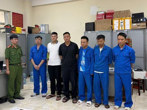 Hình ảnh bắt chủ tịch một phường ở Đồng Nai và các thuộc cấp