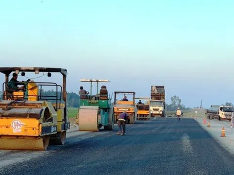Lý do Cục Đường bộ yêu cầu tạm dừng thi công một số công trình