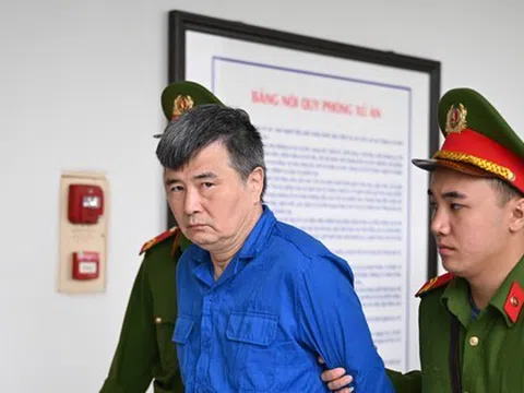 Gợi ý doanh nghiệp hối lộ để 'mua nhà to hơn', cựu vụ phó thuộc Bộ Công Thương lĩnh 11 năm tù