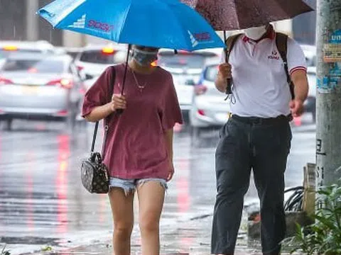 Miền Bắc đang nắng bỏng rát 40°C lại mát mẻ lạ thường, chuyên gia lý giải