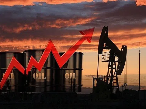 Giá dầu tăng nóng sau diễn biến mới tại Trung Đông, cổ phiếu dầu khí đồng loạt “bốc đầu”