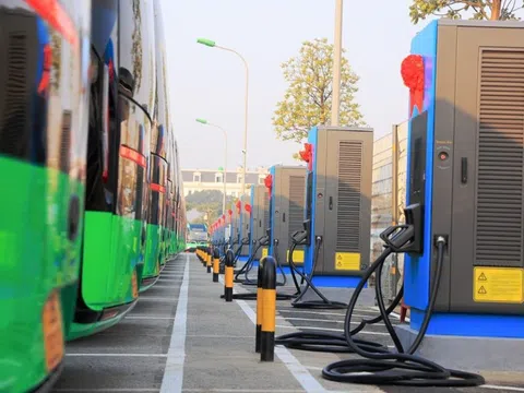 Hà Nội công bố mức tiền dự kiến hỗ trợ người dân mua xe điện và mức phạt xe đi vào vùng cấm