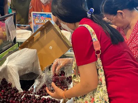 Giá cherry Mỹ bán tại TP HCM giảm chưa từng thấy