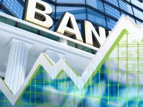 Tiền ầm ầm đổ vào cổ phiếu ngân hàng phiên 24/7: Một mã chạm trần, tăng 30% từ đầu tháng 7