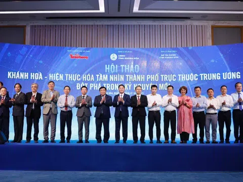 Lãnh đạo các Bộ, ngành, địa phương, các chuyên gia hàng đầu và đại diện các tập đoàn lớn VinGroup, Vietcombank, Techcombank, Gelex …cùng "đưa Khánh Hoà đột phá trong Kỷ nguyên mới"