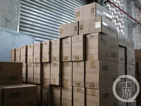 Theo dõi xe tải bỏ hoang lúc 3 giờ sáng, công an triệt phá đường dây sản xuất dầu gội Clear, Head & Shoulders giả, tịch thu 20 tấn sản phẩm